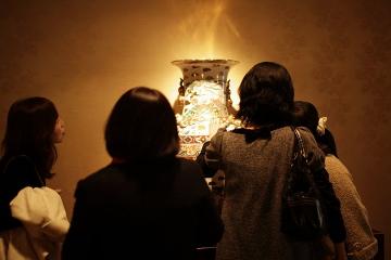 スピリアル塾最後に壷みてる画像♪♪