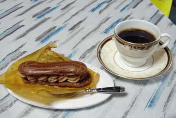 ハウステンボス駅ショップ・チョコ棒とコーヒー