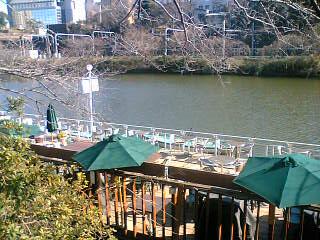 理科大前のカフェ190114