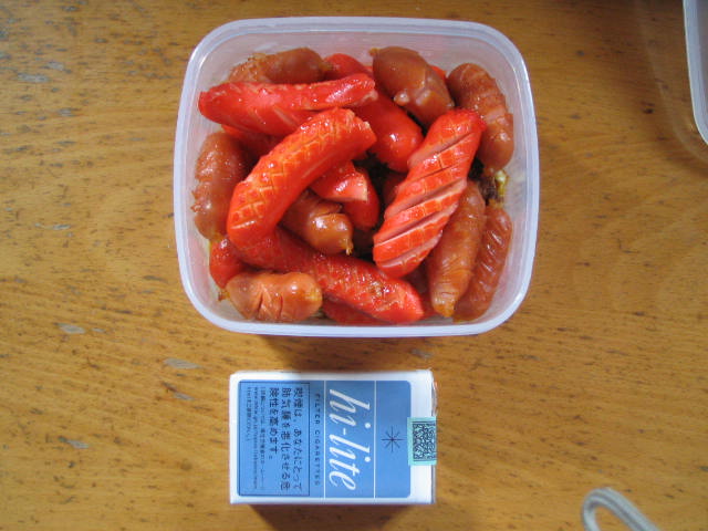 また赤ウィンナーでも下に玉子焼き180522