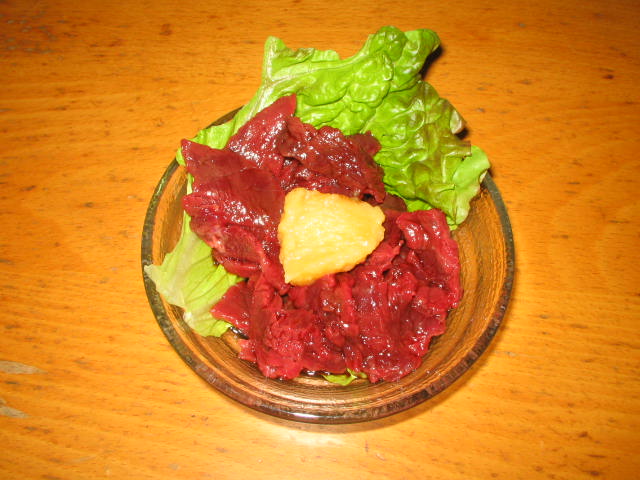 御殿場の『馬刺し』なのだ。180422