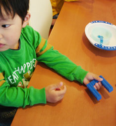 LEOと青いブロック