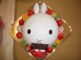 ミッフィーケーキ