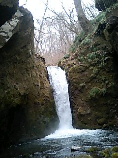 waterfall01.jpg