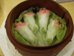 接筵花飾りえび蒸し餃子