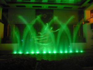 grand indonesia噴水ショー緑