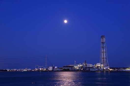 090606 月夜の港夜景.jpg