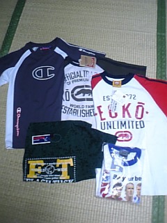 トップス５点。オマケも入っています