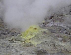 硫黄山　　噴気孔