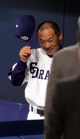 丸刈りの落合監督