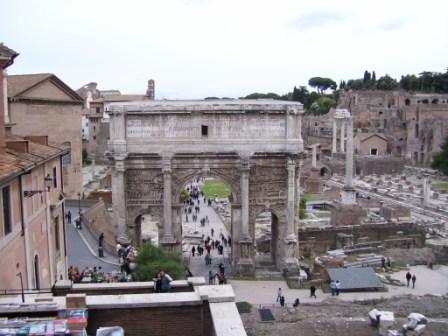 フォロロマーノ セヴェルスの凱旋門