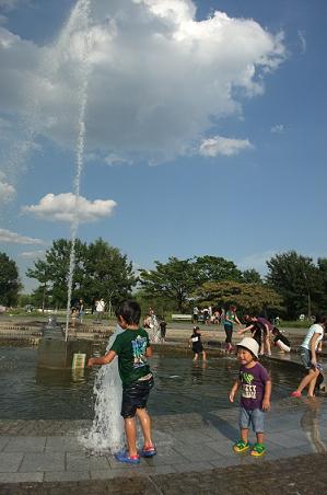 ０９－１３舎人公園噴水１.jpg