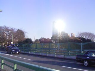 012.青山橋から光る六本木ヒルズと東京タワー遥か.jpg