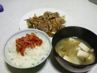 豚肉のしょうが焼き、＆味噌汁、キムチごはん