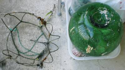 浮玉と切った紐