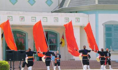 エイサー・赤い旗