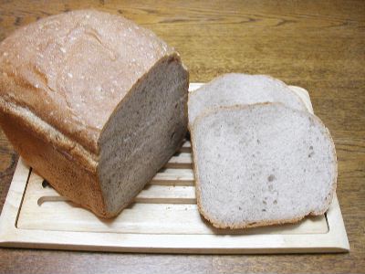 丹沢酵母黒小麦粉食パン