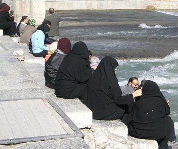 ハージュ橋でのほほん。