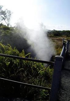 ハワイ島　蒸気の噴気孔