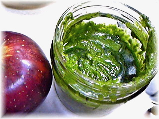 自家製、無農薬のバジルペースト