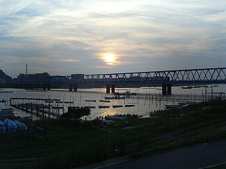 東西線と夕陽（＠江戸川）