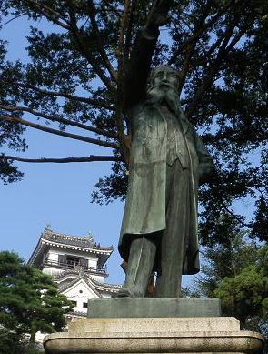 板垣退助銅像　高知城