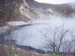 日和山と大湯沼　登別温泉