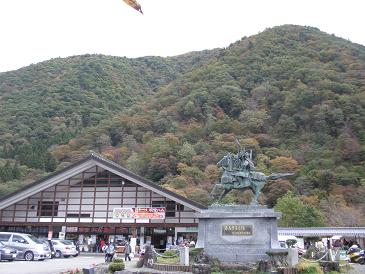 道の駅明宝ハム　名馬麿墨之像