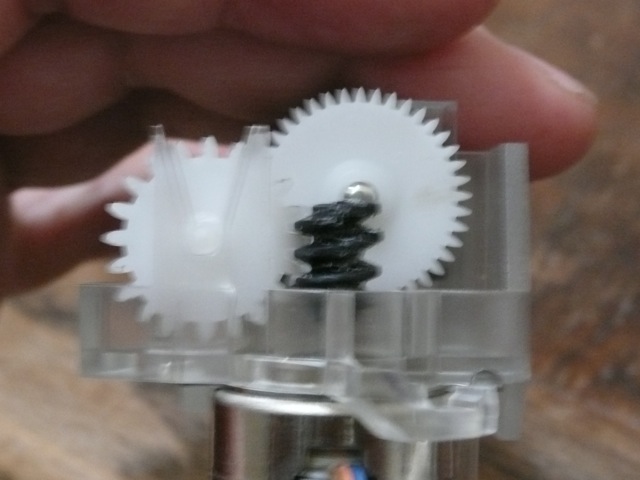 原因は、ウォームギアの破損