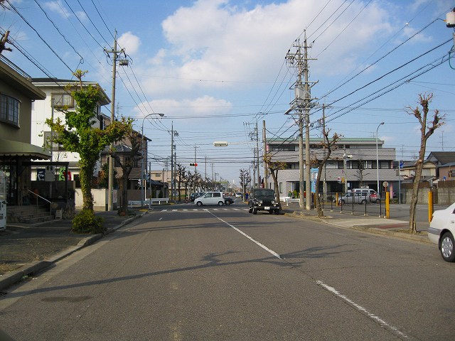 桃栄小学校南信号交差点へ