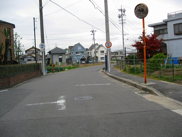 大野せんい右折後すぐ左折した津島上街道