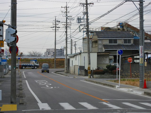 桃栄小学校南信号交差点から西