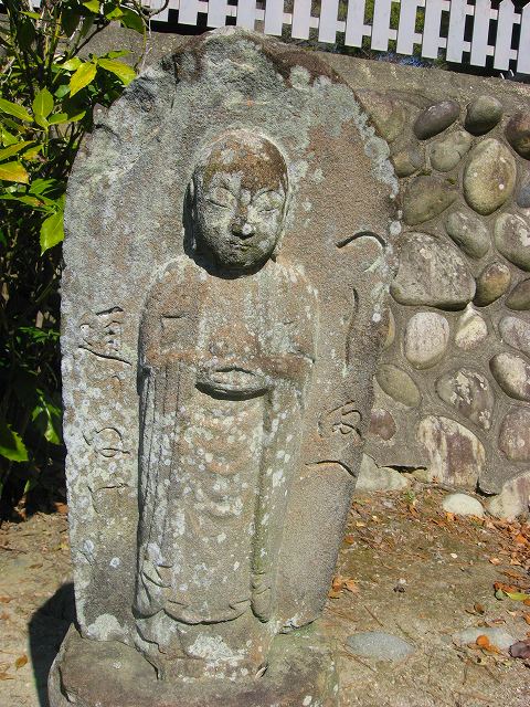 三十一番目、　仏光寺本尊の石仏