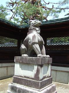 上杉神社の狛犬「唖」