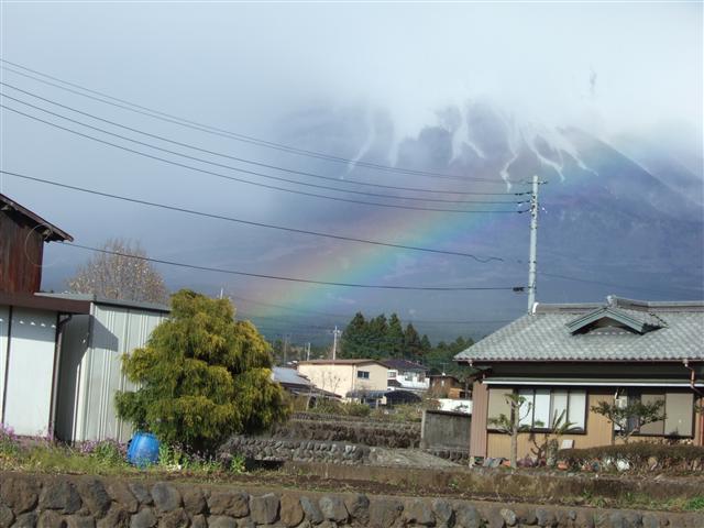 富士山と虹