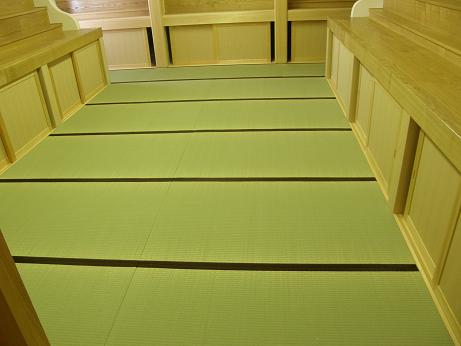 位牌堂の畳