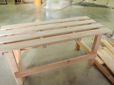 縁台の脚を補強