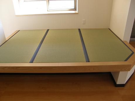 縁が違う畳正面？