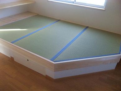 三畳弱収納付畳コーナー