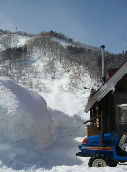 押し寄せる雪１.JPG