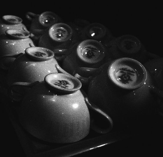 暗闇のティーカップ