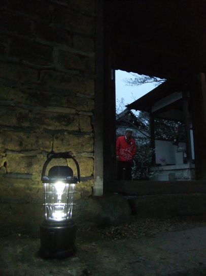 暗い所を照らす