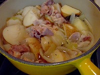 新じゃがで塩味の肉じゃが