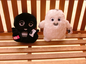 白ムックと黒ガチャピン