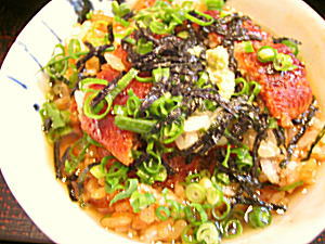 最後は出汁かけてお茶漬け風に