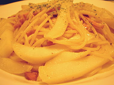 でかめにじゃがは切ります。