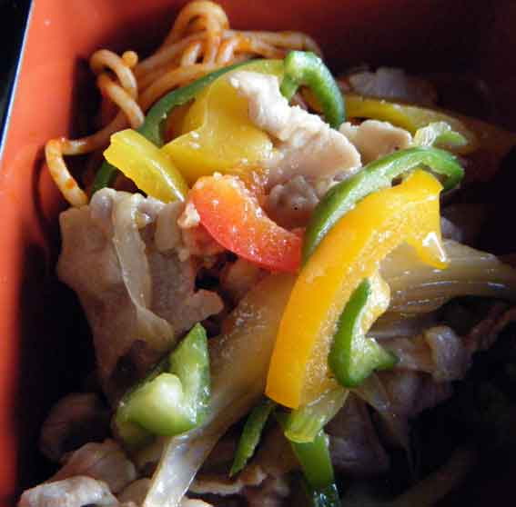 アメリカンステーションの「豚肉とセロリの生姜焼き」-3♪