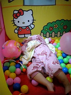 キティちゃんハウスの中で・・・。