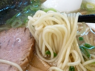 中細ストレート麺