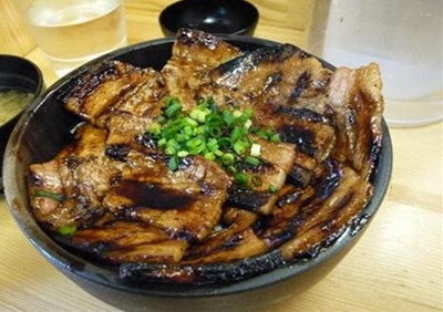 中豚丼.JPG